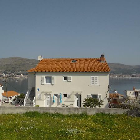Apartments Tomislav - 120 M From Beach Donji Okrug (Ciovo) Exterior foto