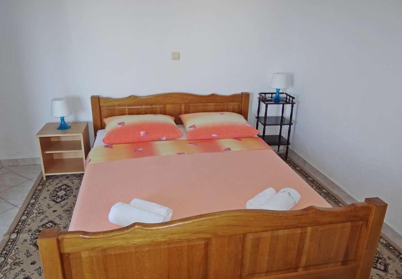 Apartments Tomislav - 120 M From Beach Donji Okrug (Ciovo) Exterior foto