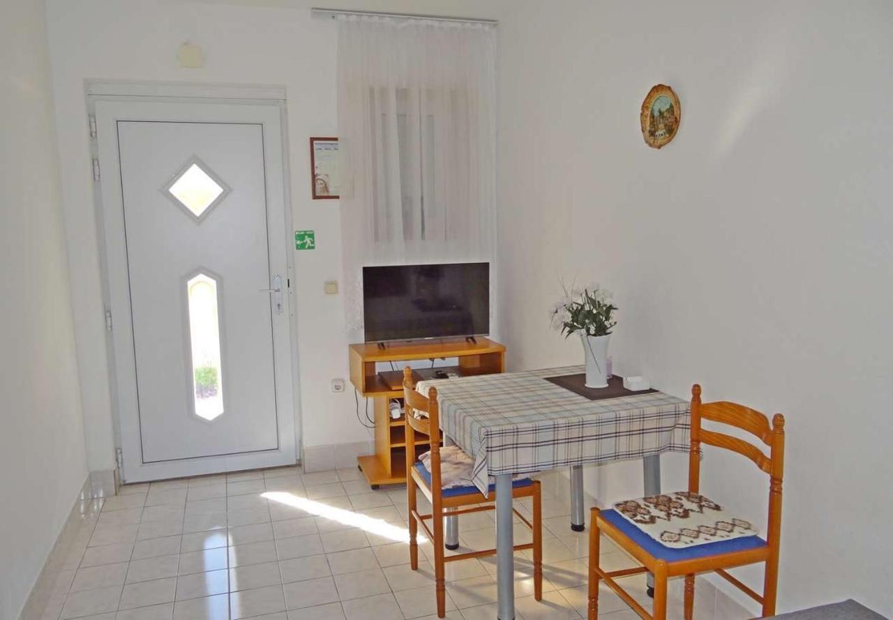 Apartments Tomislav - 120 M From Beach Donji Okrug (Ciovo) Exterior foto