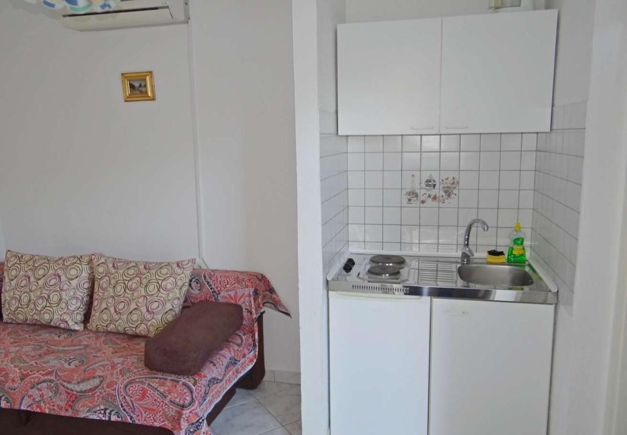 Apartments Tomislav - 120 M From Beach Donji Okrug (Ciovo) Exterior foto