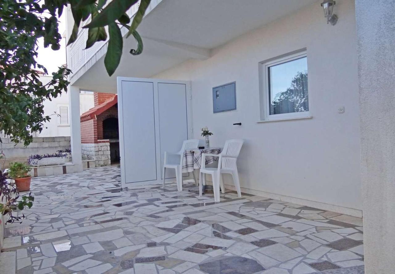 Apartments Tomislav - 120 M From Beach Donji Okrug (Ciovo) Exterior foto