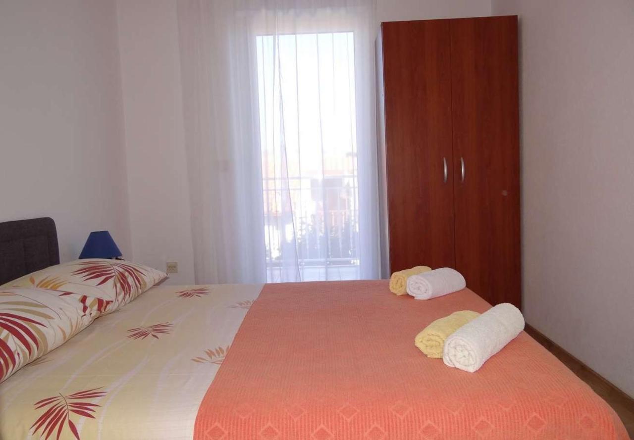 Apartments Tomislav - 120 M From Beach Donji Okrug (Ciovo) Exterior foto
