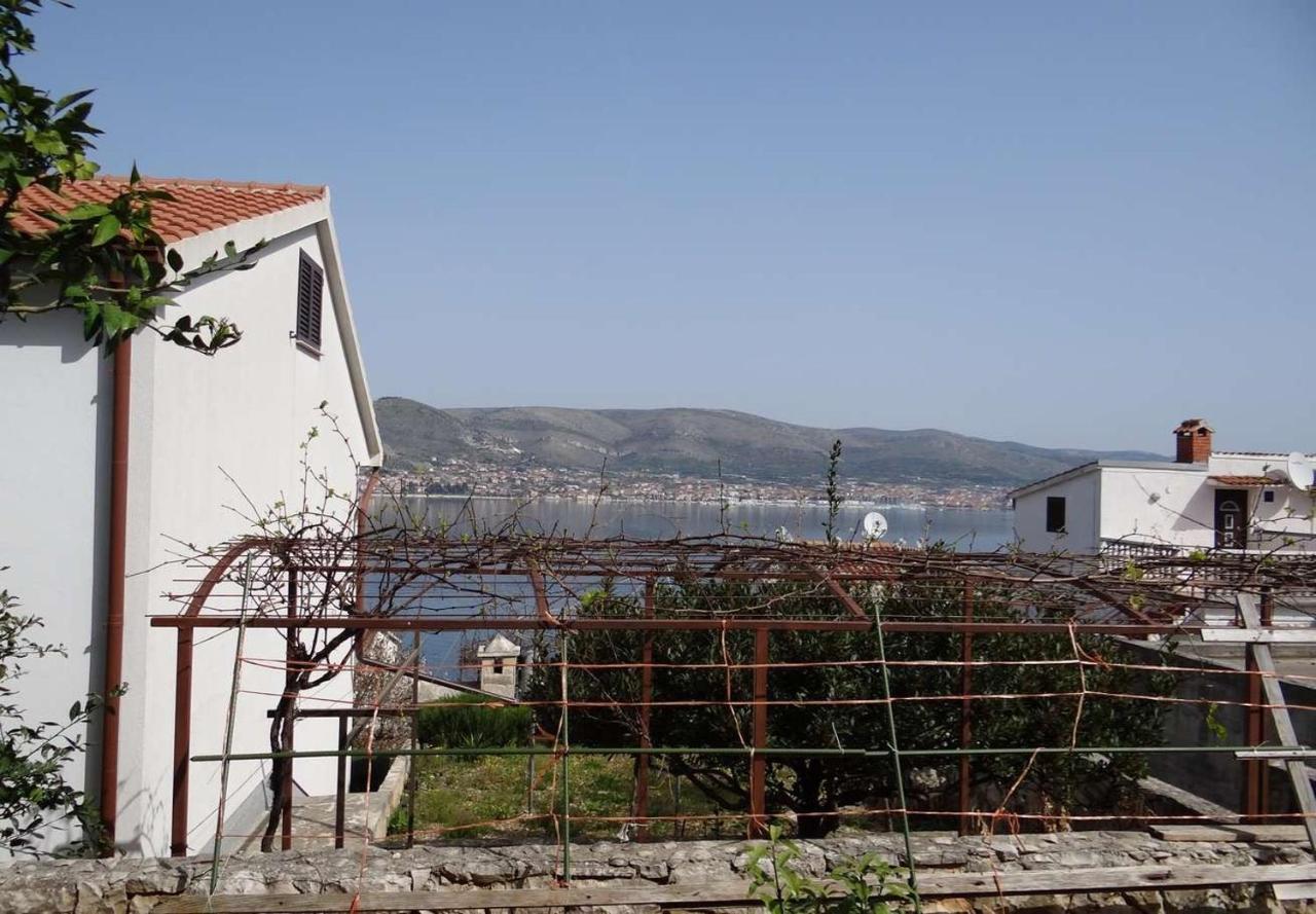 Apartments Tomislav - 120 M From Beach Donji Okrug (Ciovo) Exterior foto