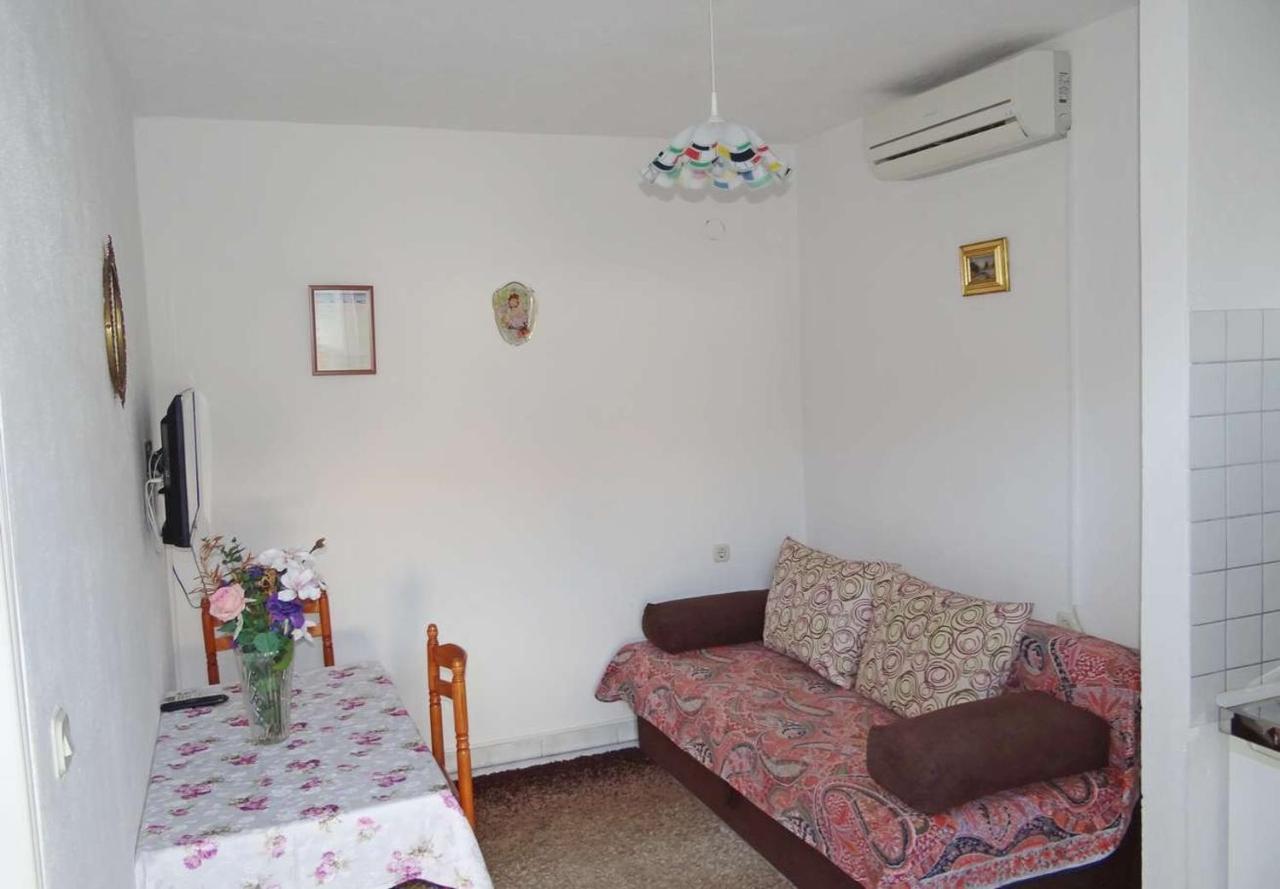 Apartments Tomislav - 120 M From Beach Donji Okrug (Ciovo) Exterior foto