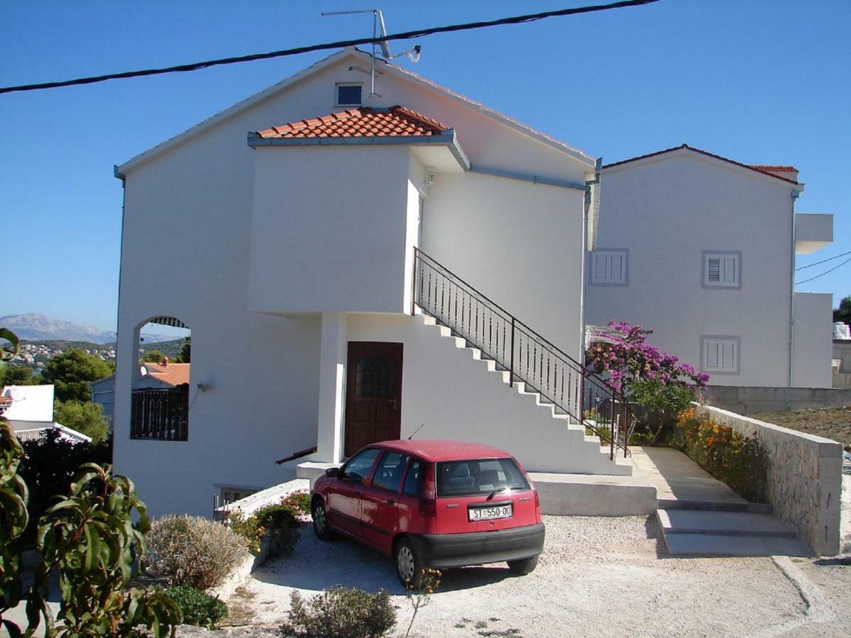 Apartments Tomislav - 120 M From Beach Donji Okrug (Ciovo) Exterior foto