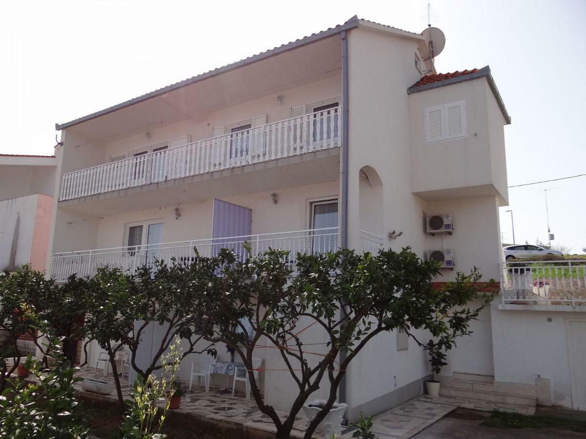 Apartments Tomislav - 120 M From Beach Donji Okrug (Ciovo) Exterior foto