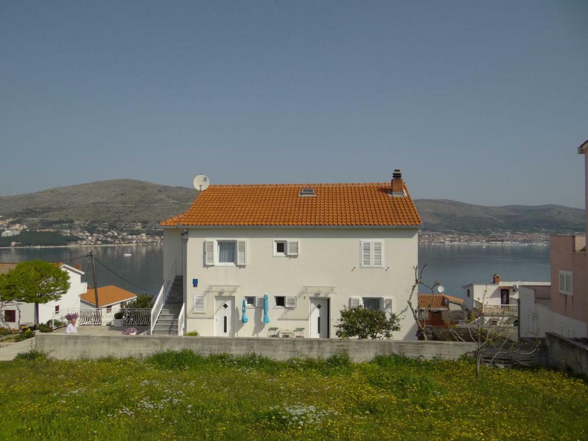 Apartments Tomislav - 120 M From Beach Donji Okrug (Ciovo) Exterior foto